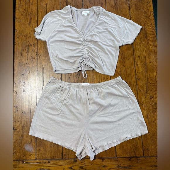 Colsie Cream Ruched Lounge Set - Picture 1 of 2